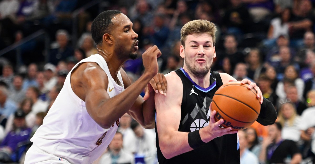 Cavaliers Collapse: Jazz Erase 17-Point Deficit for 2026 Victory